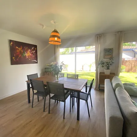 Sous Les Pins Villa